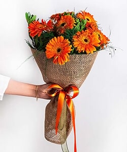 Turuncu_gerbera_buketi.jpg